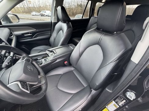 Used 2024 Toyota Grand Highlander XLE image 13