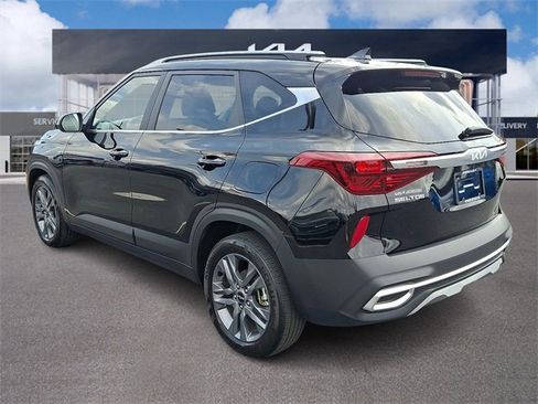 Certified 2023 Kia Seltos S w/ Navigation Package image 4