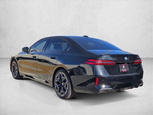 Used 2026 BMW 530i w/ M Sport Package RWD image 8
