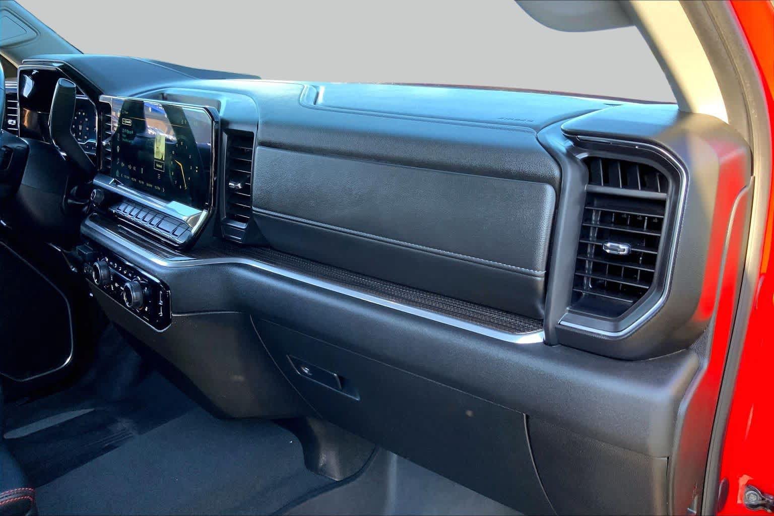 Used 2025 Chevrolet Silverado 1500 LT w/ Z71 Off-Road Package AWD/4WD image 19