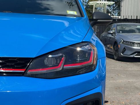 Used 2021 Volkswagen GTI SE image 9