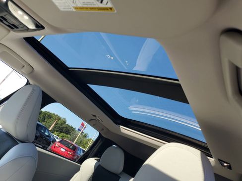 New 2025 Mitsubishi Outlander SE image 10