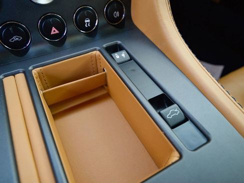 Used 2008 Aston Martin V8 Vantage Coupe image 46