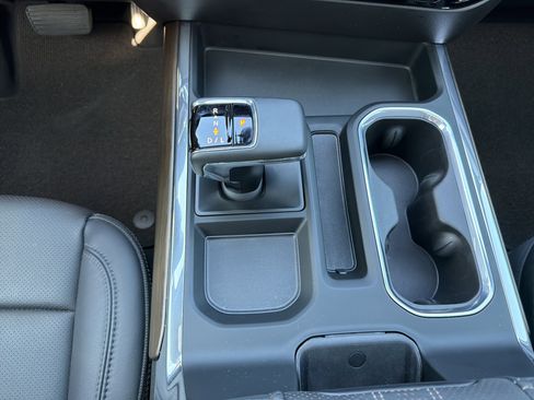 Used 2024 Chevrolet Silverado 1500 High Country w/ Technology Package image 28