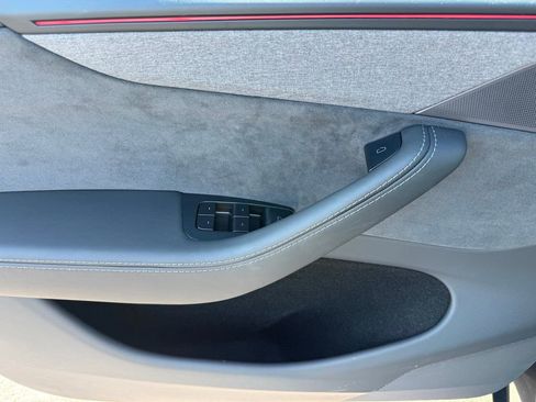 Used 2026 Tesla Model Y 2WD image 23