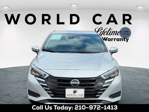 Used 2025 Nissan Versa SV FWD image 8