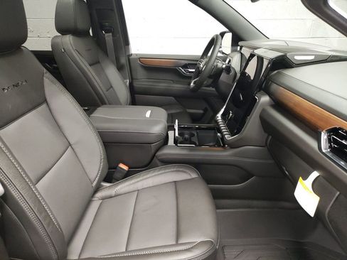 New 2026 GMC Yukon XL Denali w/ Sun & Power Step Package image 7