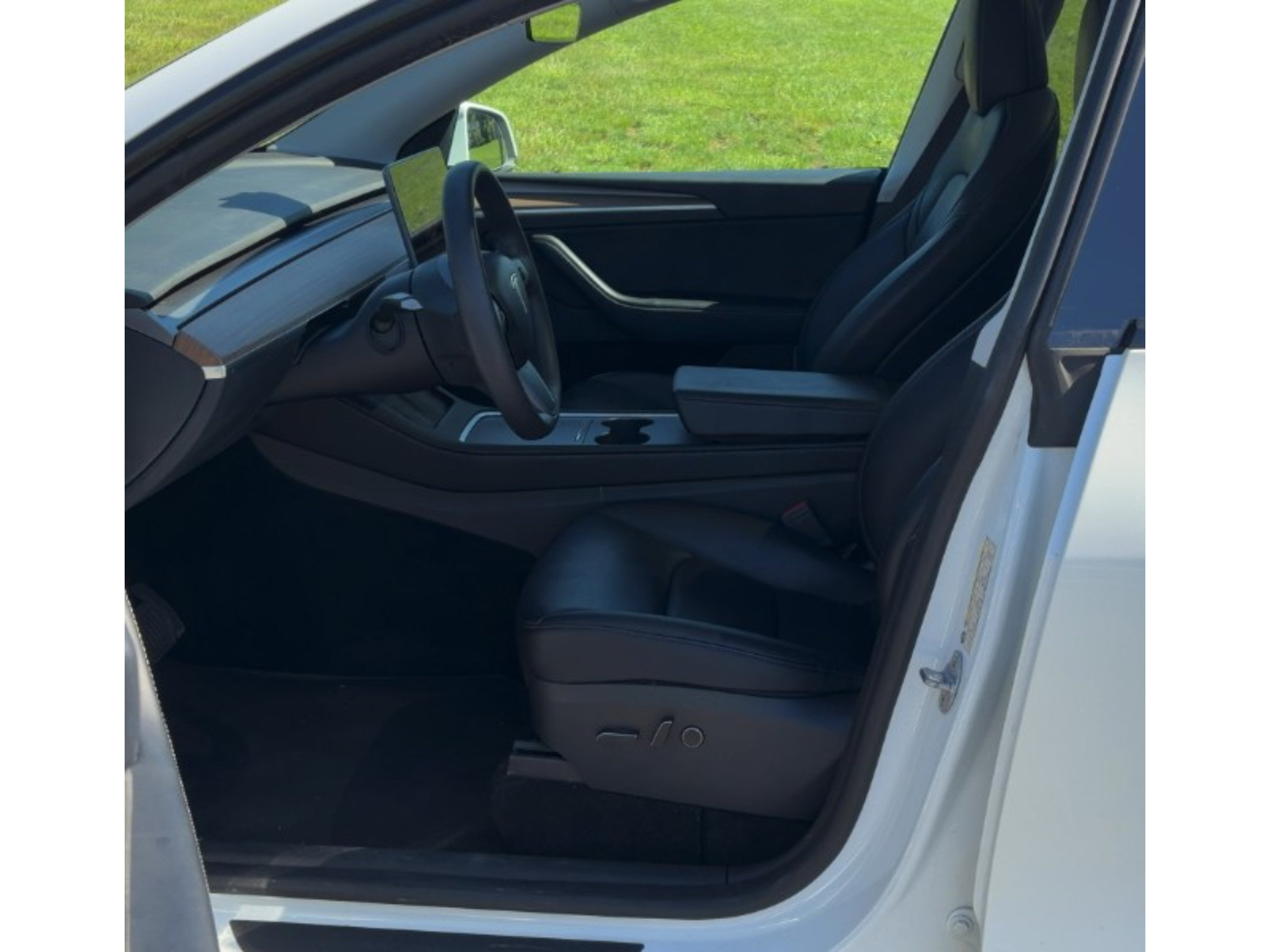 Used 2023 Tesla Model Y Long Range AWD/4WD image 5