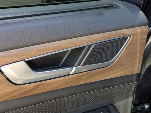 Used 2024 Volkswagen Atlas SE w/ Panoramic Sunroof Package image 25