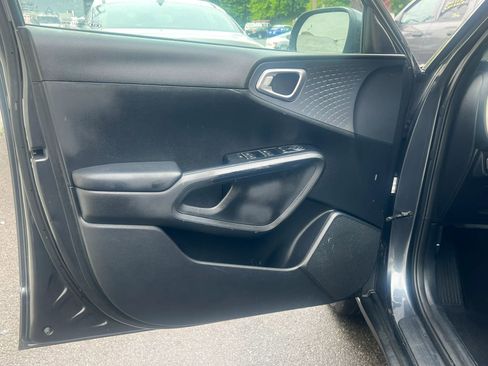 Used 2021 Kia Soul S FWD image 12