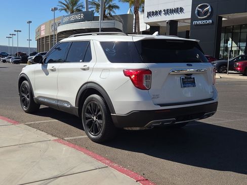 Used 2020 Ford Explorer XLT w/ Equipment Group 202A AWD/4WD image 3