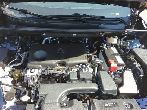 Used 2022 Toyota RAV4 XLE Premium AWD/4WD image 26