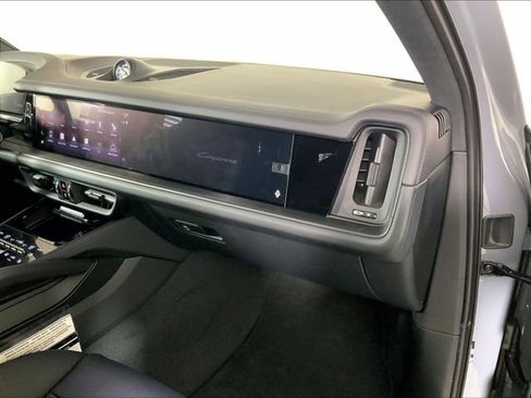 New 2026 Porsche Cayenne GTS AWD/4WD image 15
