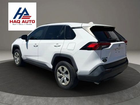 Used 2019 Toyota RAV4 LE FWD image 7