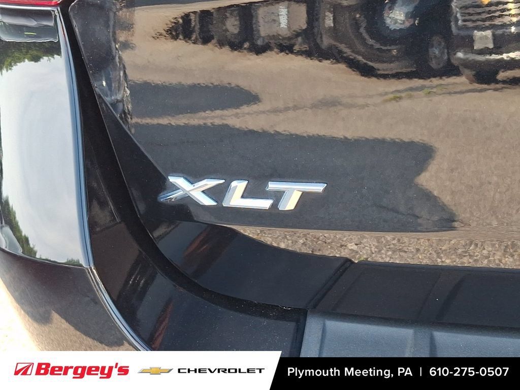 Used 2023 Ford Explorer XLT w/ Equipment Group 202A AWD/4WD image 35
