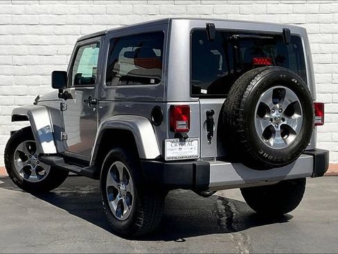 Used 2018 Jeep Wrangler Sahara w/ Connectivity Group image 9