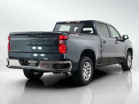 Used 2022 Chevrolet Silverado 1500 LT AWD/4WD image 5