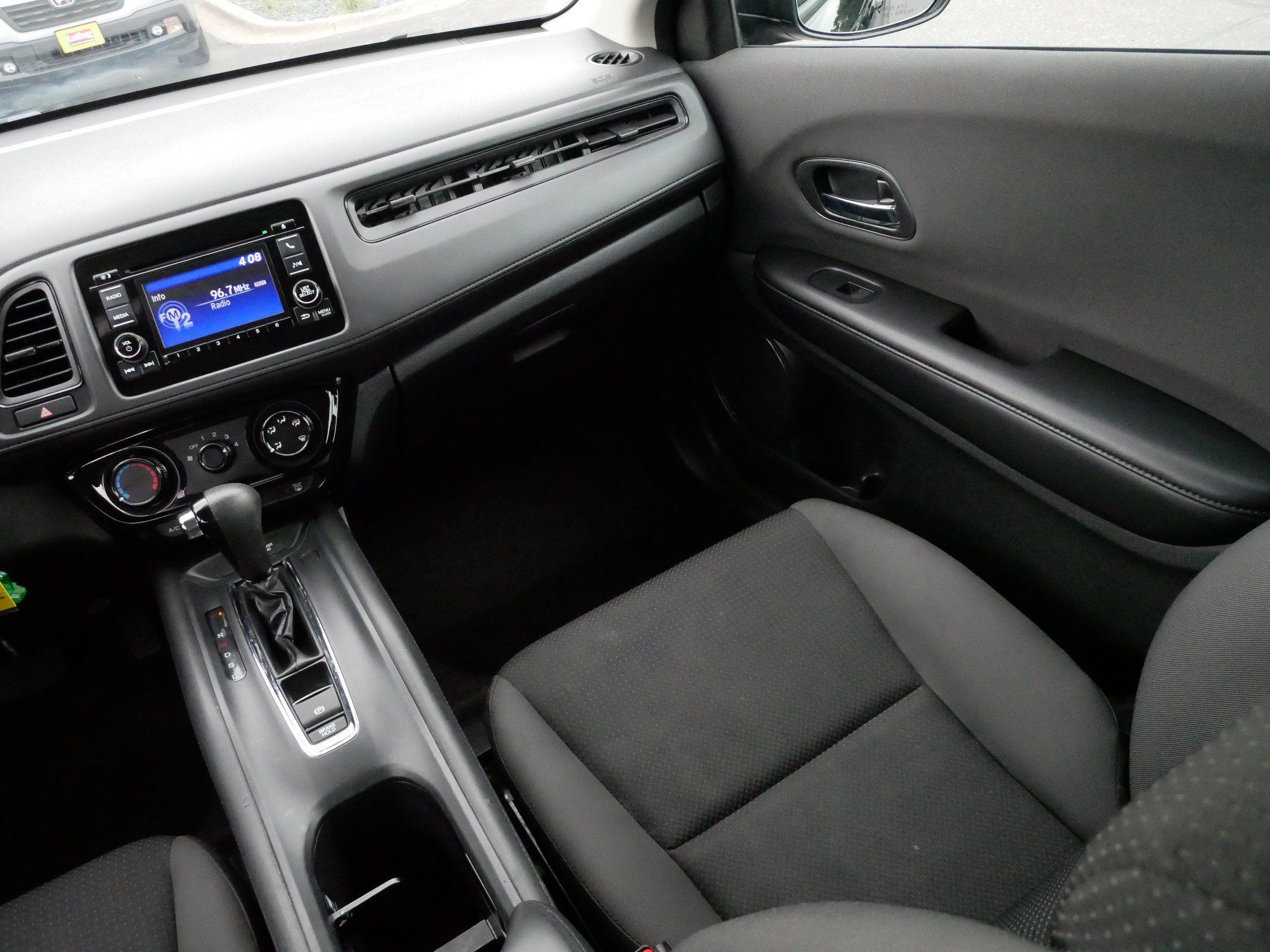 Used 2019 Honda HR-V LX image 11