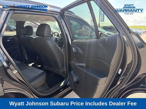 Used 2024 Chevrolet Trax LT FWD image 34