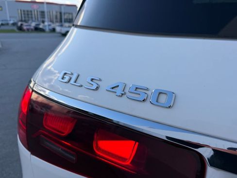 Used 2024 Mercedes-Benz GLS 450 4MATIC image 12