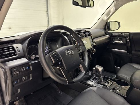 Used 2020 Toyota 4Runner TRD Off-Road Premium w/ Moonroof Package image 8