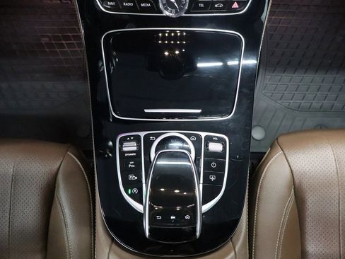 Used 2017 Mercedes-Benz E 300 4MATIC image 26