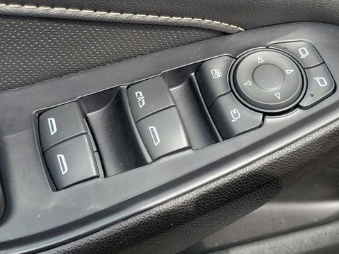Used 2022 Chevrolet Traverse Premier AWD/4WD image 25