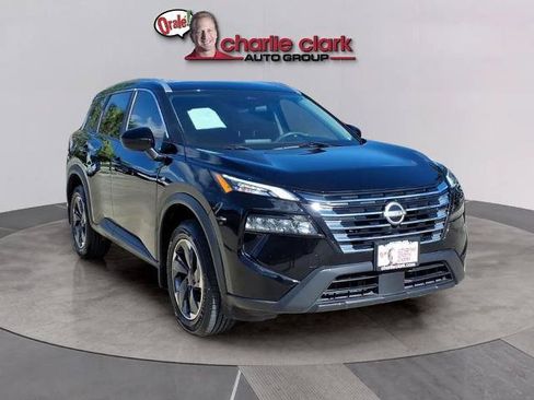 Certified 2024 Nissan Rogue SV w/ SV Premium Package FWD image 7