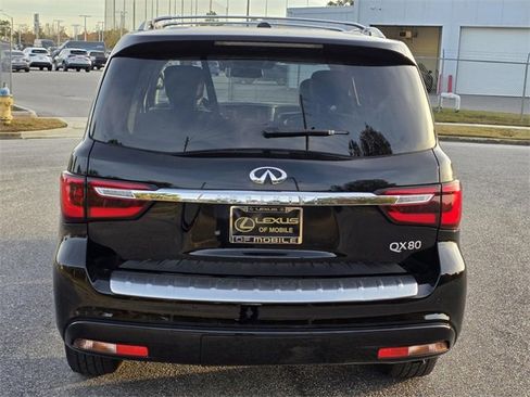 Used 2018 INFINITI QX80 Base image 3