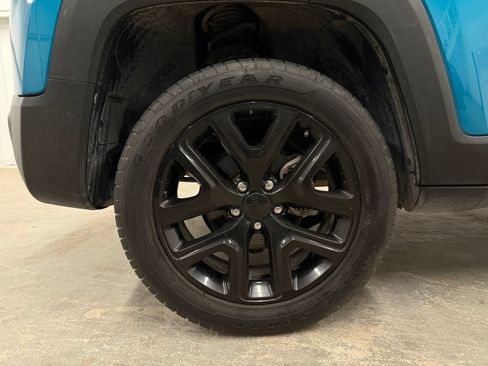 Used 2022 Jeep Renegade Altitude AWD/4WD image 25