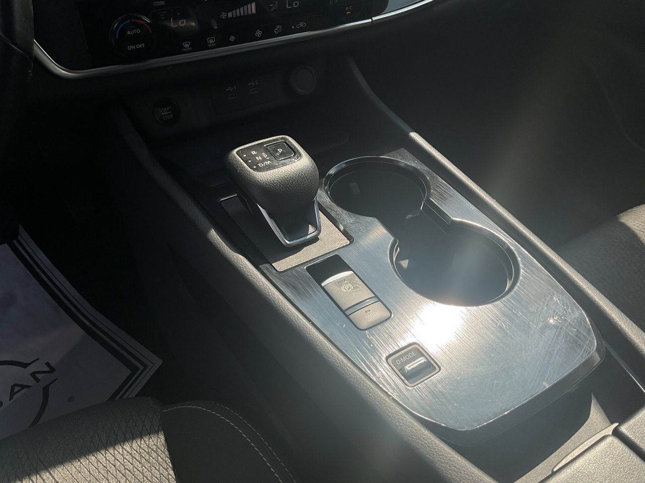 Used 2025 Nissan Rogue SV FWD image 21