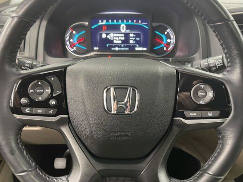 Used 2021 Honda Pilot Touring image 18