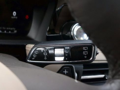 Used 2022 Lincoln Corsair Reserve w/ Sport Package image 23