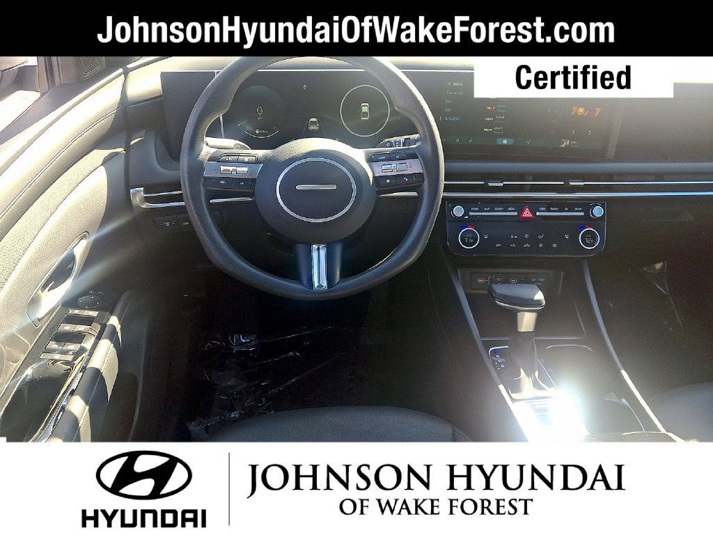 Certified 2025 Hyundai Santa Cruz SEL FWD image 13