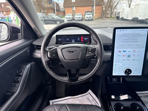 Used 2025 Ford Mustang Mach-E Select image 17