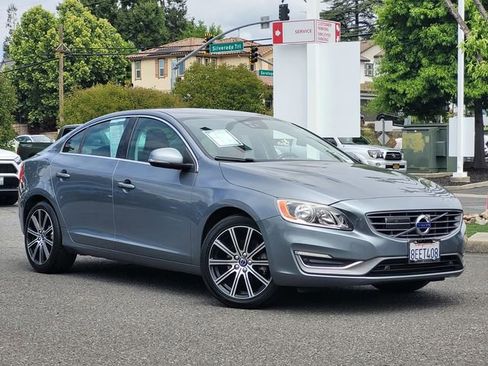 Used 2018 Volvo S60 T5 Inscription w/ Technology Package FWD image 2