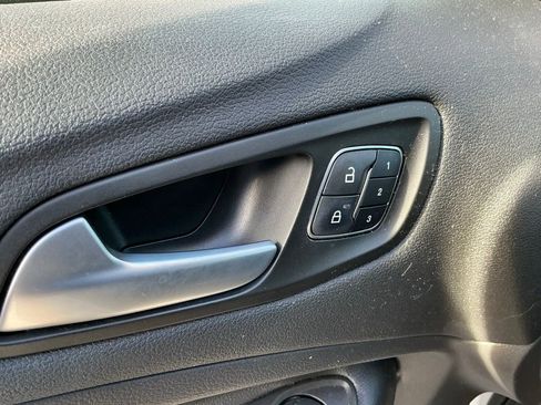 Used 2019 Ford Escape Titanium image 12