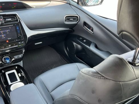 Used 2017 Toyota Prius Four FWD image 20