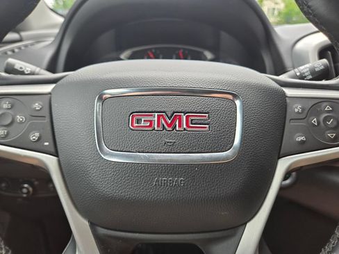 Used 2024 GMC Terrain SLT AWD/4WD image 24