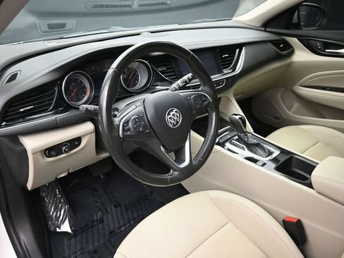 Used 2018 Buick Regal Essence w/ Driver Confidence Package #1 AWD/4WD image 12