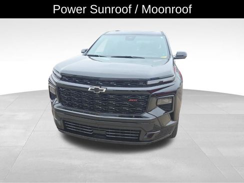 Used 2025 Chevrolet Traverse RS w/ LPO, Floor Liner Package AWD/4WD image 12