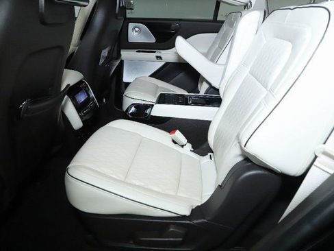 Used 2023 Lincoln Aviator Black Label image 15