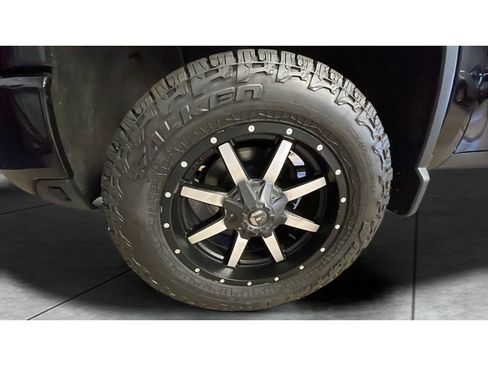 Used 2024 Chevrolet Silverado 2500 Custom w/ Custom Value Package image 18