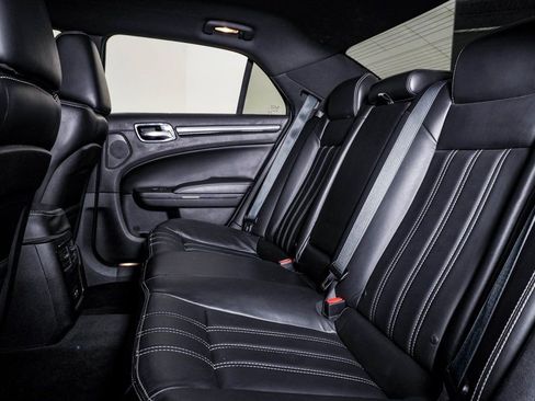 Used 2015 Chrysler 300 S image 17