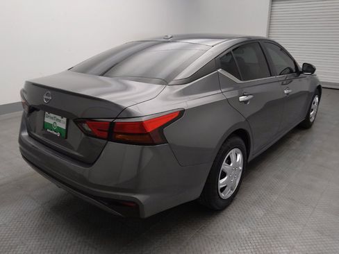 Used 2025 Nissan Altima 2.5 S FWD image 9