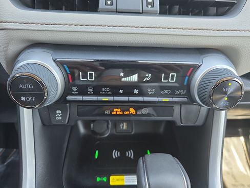 Used 2024 Toyota RAV4 XLE Premium image 26