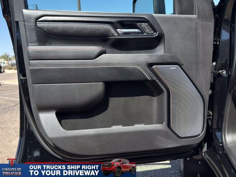 Used 2025 GMC Sierra 2500 AT4X AWD/4WD image 17