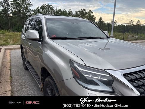 Used 2023 Lexus GX 460 Premium w/ Premium Package AWD/4WD image 4