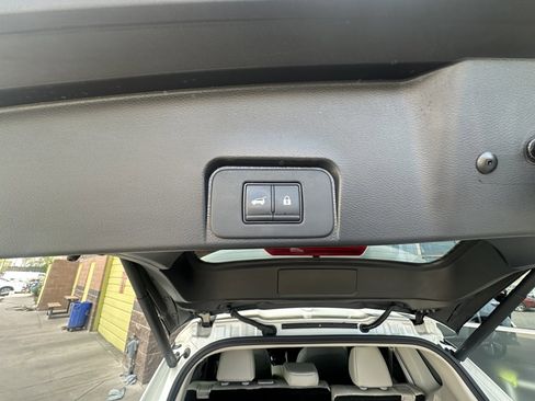 Used 2023 Nissan Rogue SL image 42