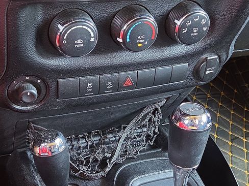 Used 2011 Jeep Wrangler Unlimited Sport AWD/4WD image 14
